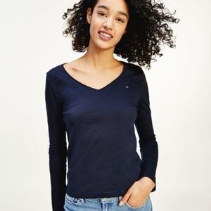 Tommy Hilfiger Women's Dark Blue Long Sleeve V-Neck Tee